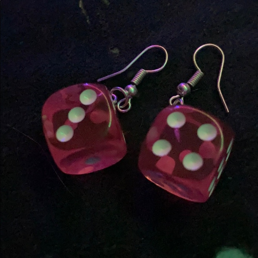 pink die earrings 🌸